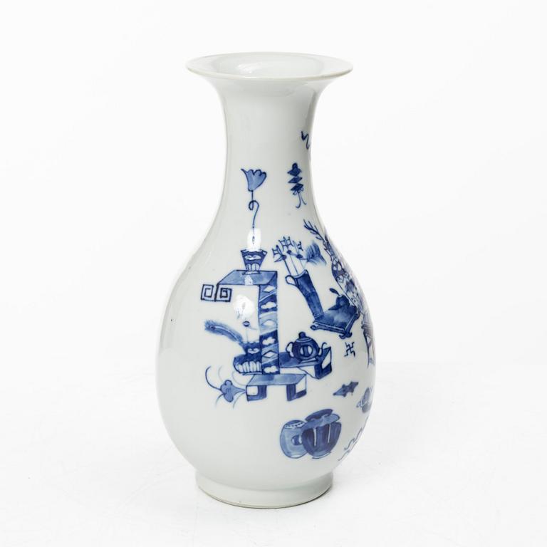 Vas, porslin, Kina, Qingdynastin, 1800-tal.