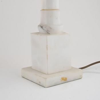 Bordslampor, ett par, alabaster, 1900-talets andra hälft.