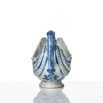 A Dutch faience saucer, 18th century.