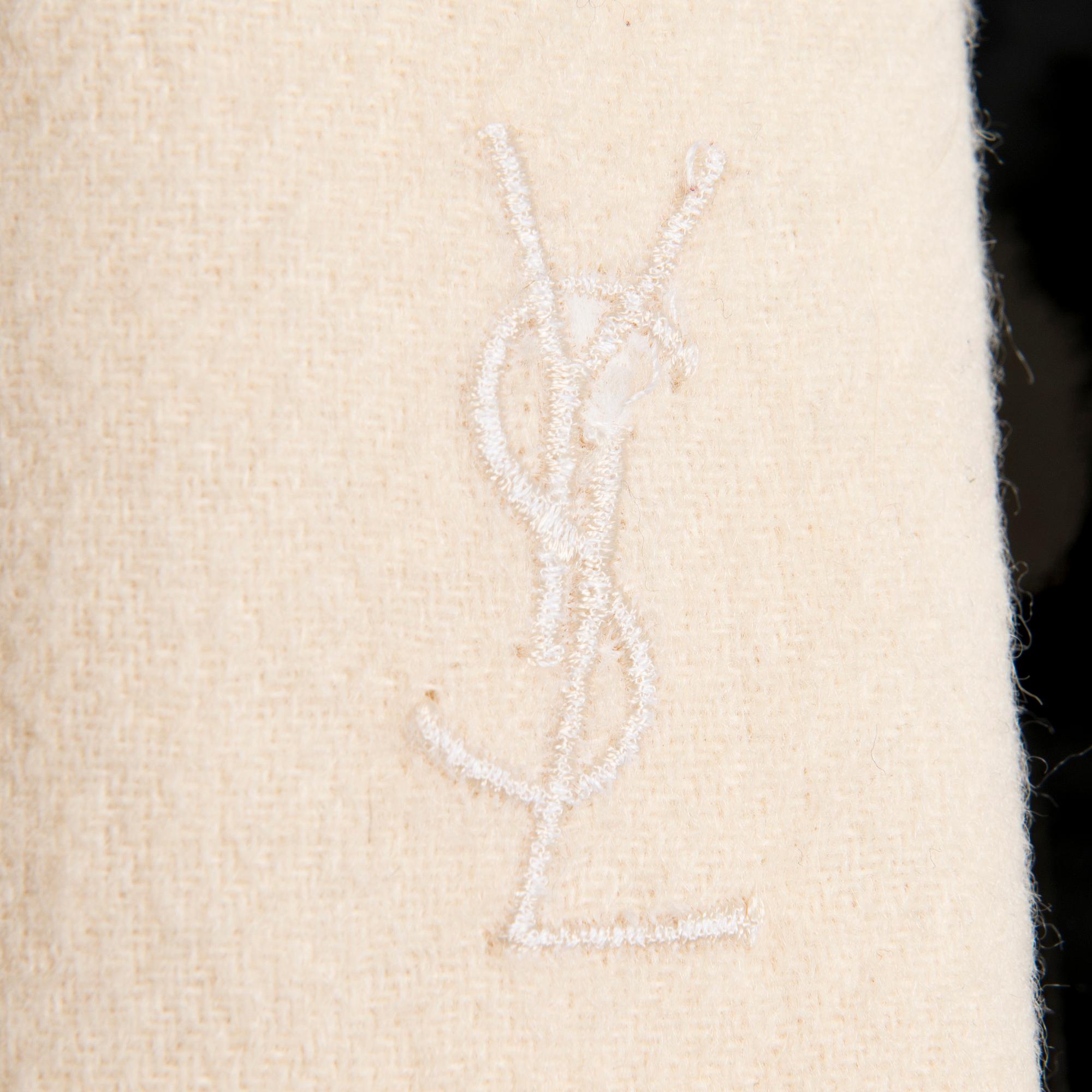 HALSDUK, Yves Saint Laurent.