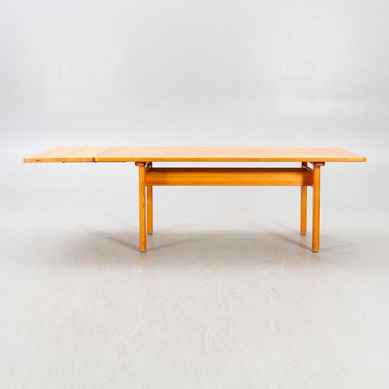 A pinewood "Asserbo" table by Børge Mogensen for Karl Andersson and Söner, second half of the 20th century.