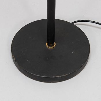 Alvar Aalto, lattiavalaisin, malli A 805, Valaisinpaja 1900-luvun loppu.