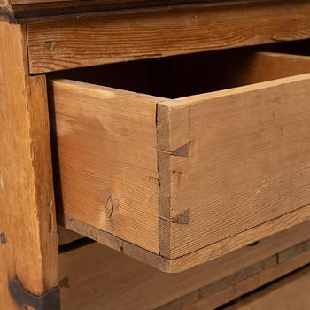 A Swedish provincial pine cabinet, 18th/19th century.