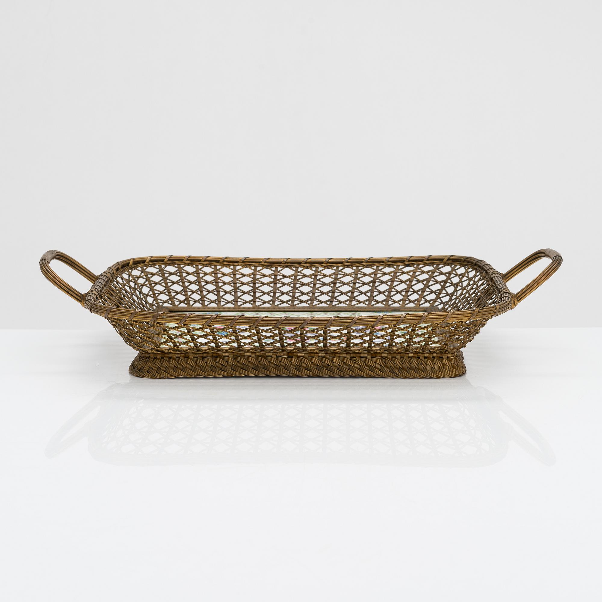 Kori, posliini ja messinki, pohjassa "Sèvres"-merkki, 1800-luku.