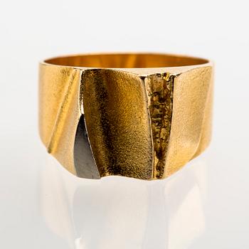 RING, 18 K guld, Björn Weckström, Lapponia, 1979. Vikt ca 7 g.