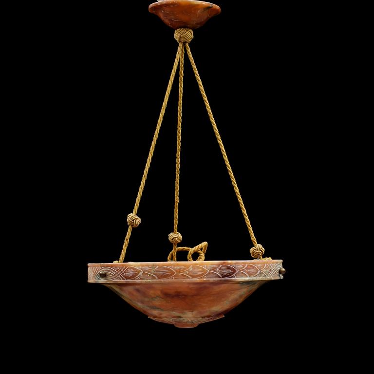 AMPEL, alabaster, 1900-talets första hälft. Höjd ca 70 cm.