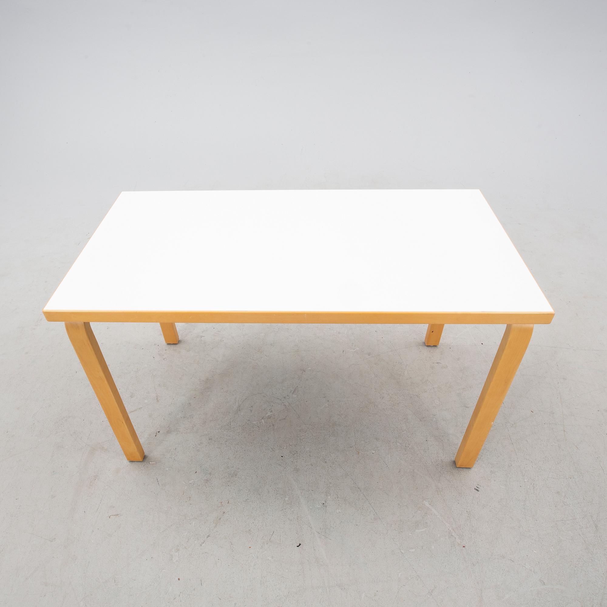 Alvar Aalto, bord, modell 80a, Artek, 2000-tal.