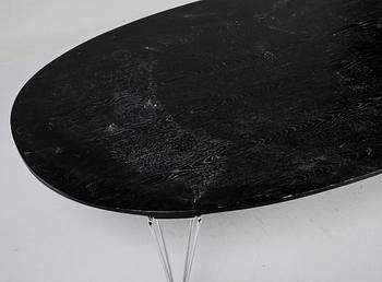 SOFFBORD, "Superellips" Design Bruno Mathsson och Piet Hein för Fritz Hansen. 1900-talets andra hälft.