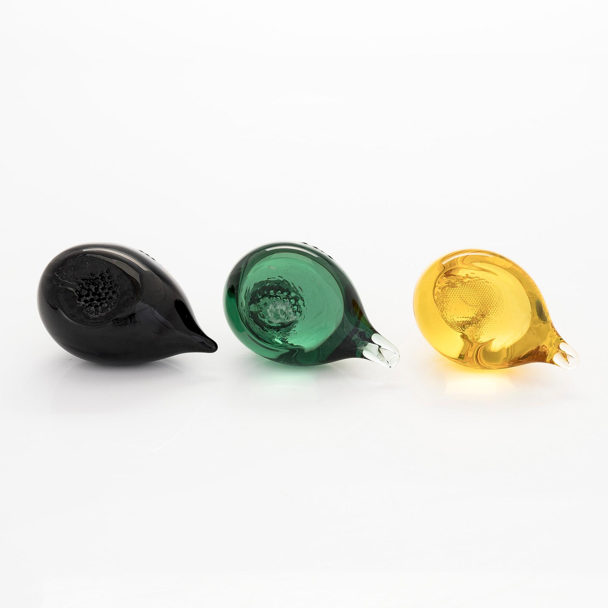 Oiva Toikka, A set of three glass birds, 'Snow Bunting