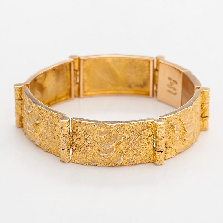 Björn Weckström, a 14K gold 'Velvet clouds' bracelet for Lapponia 1968.