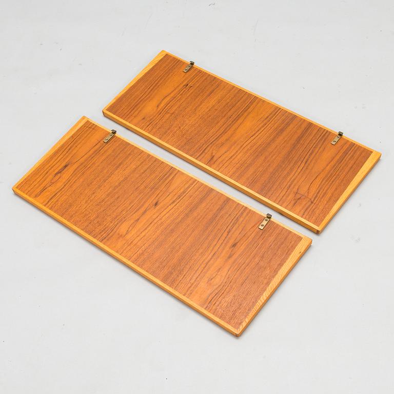 A mid-20th century dining table.