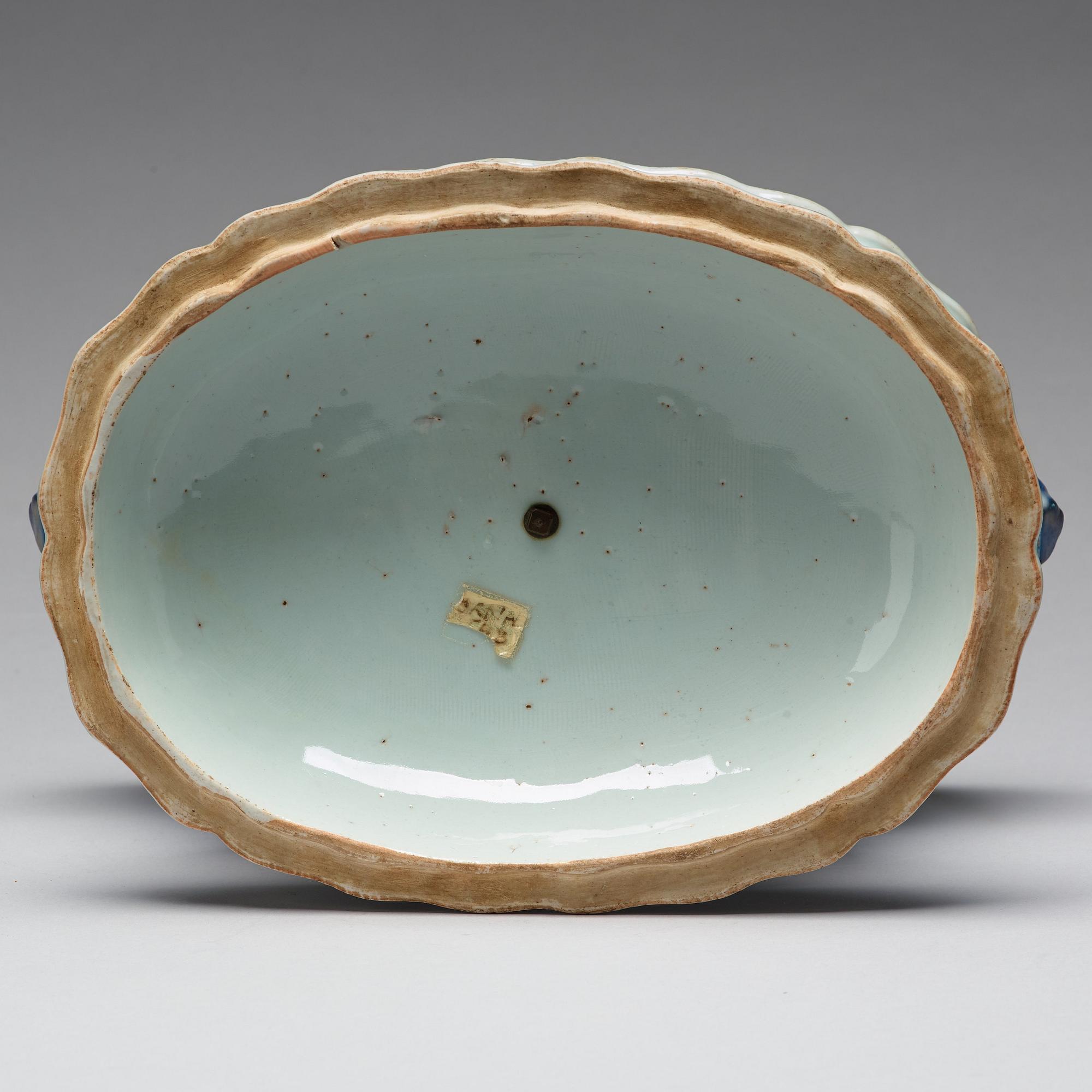A blue and white armorial tureen with cover, Qing dynasty, Qianlong (1736-95).
