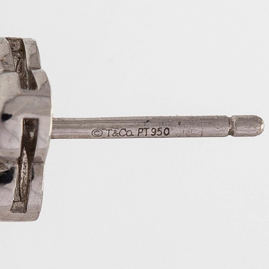 Tiffany & Co, Lace Flower korvakorut, platinaa ja timantteja.