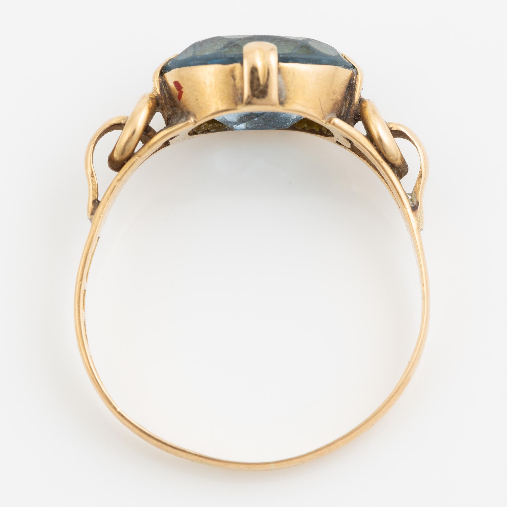 Ring 18K guld med syntetisk blå spinell.