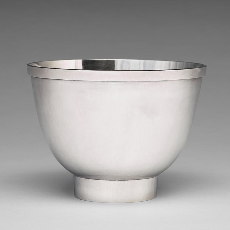 Sigurd Persson, a sterling silver bowl, Stockholm 1964, silversmith Johann Wist.