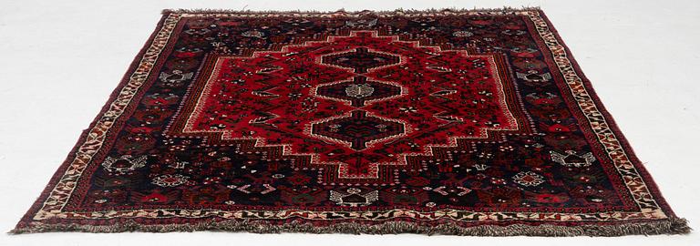 Carpet, oriental, approx. 237 x 174 cm.