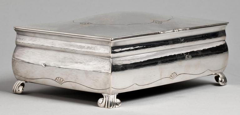 CIGARRSKRIN, silver, GAB, Stockholm 1928. Totalvikt 1200 gram.