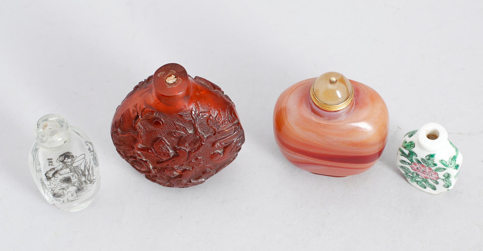 SNUSFLASKOR, 4 st, porslin, glas och sten, Kina, sannolikt 1900-tal.