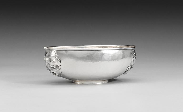 An Olle Ohlsson sterling bowl, Stockholm 1995.