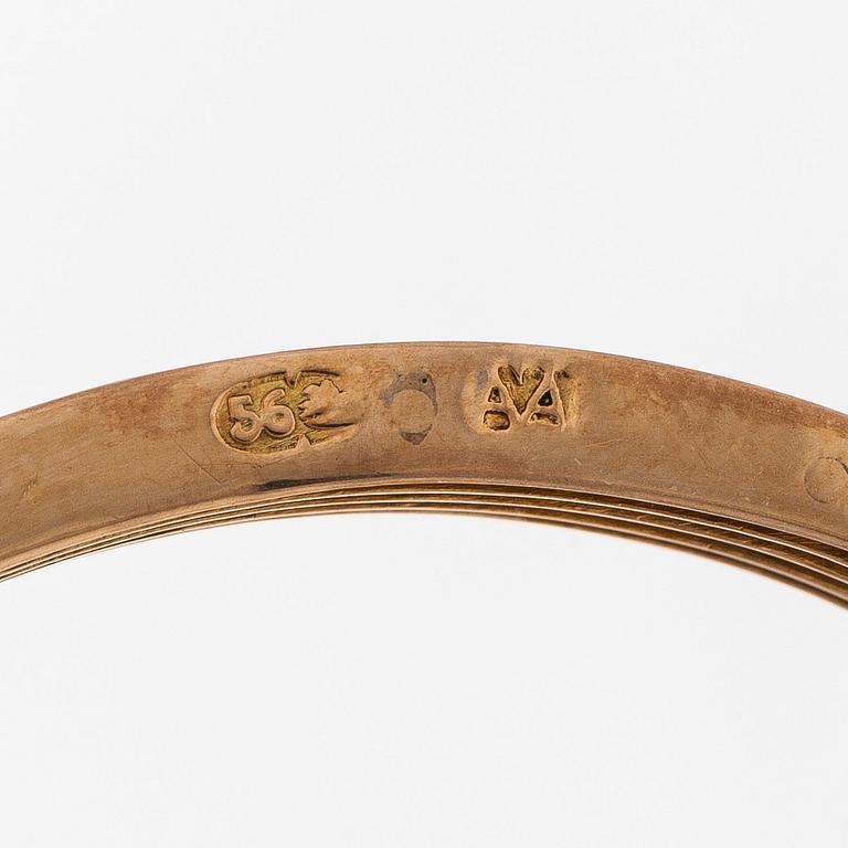 Armring, 14K (56) guld med cabochonslipad turkos och pärlor, Moskva, sent 1800-tal.