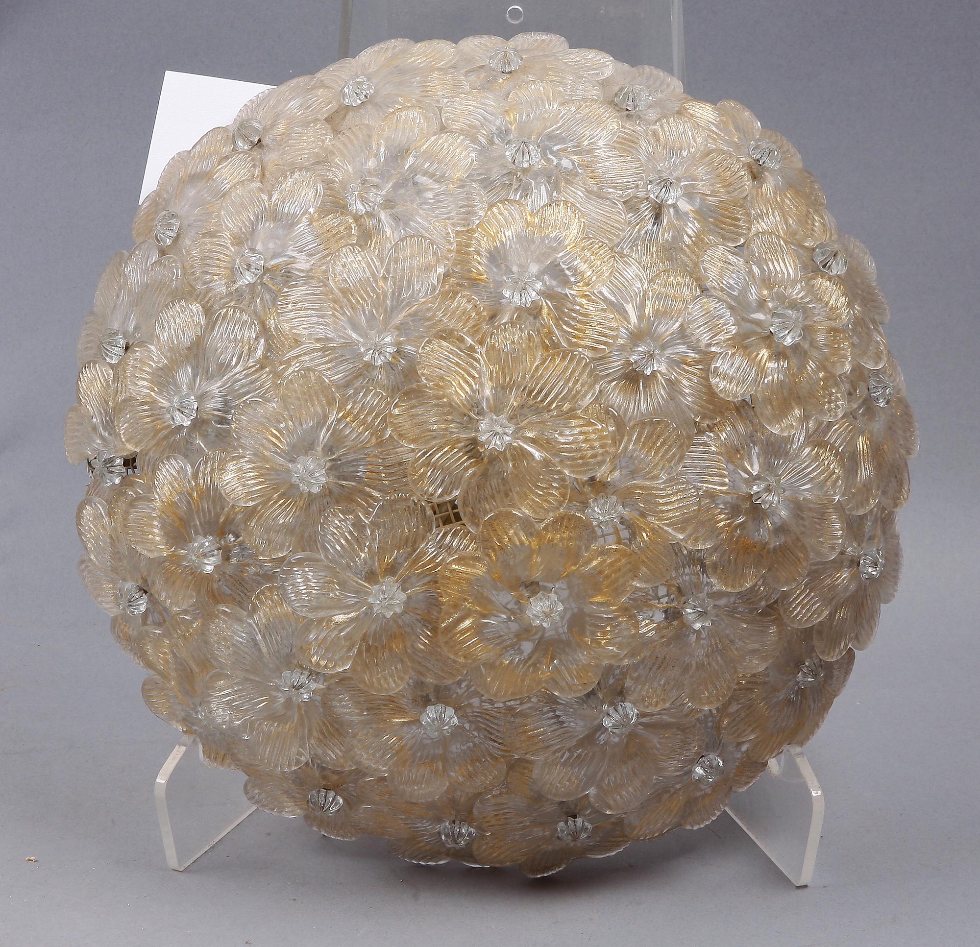 TAK OCH VÄGGARMATURER, 2 delar, glas. Murano, Italien.