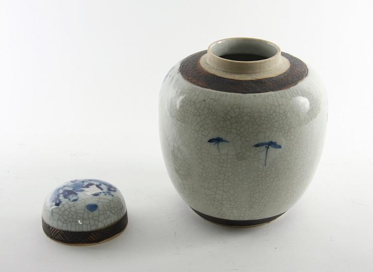 BOJAN MED LOCK, porslin, Kina.