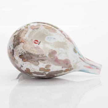 Oiva Toikka, A glass bird 'Cucunor' and an egg, signed O. Toikka Nuutajärvi.