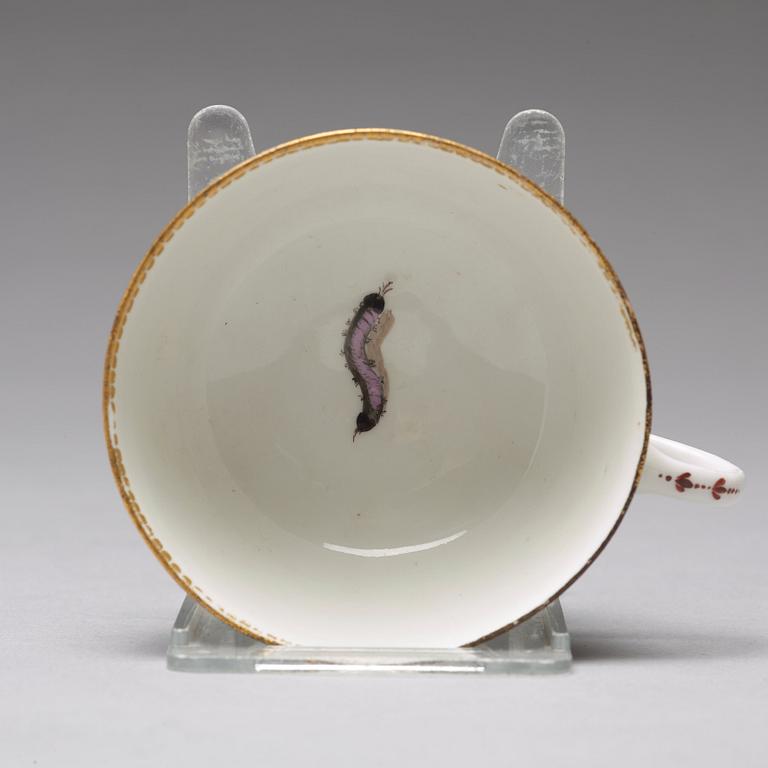 KOPP med FAT; porslin. Meissen, 1700-tal.