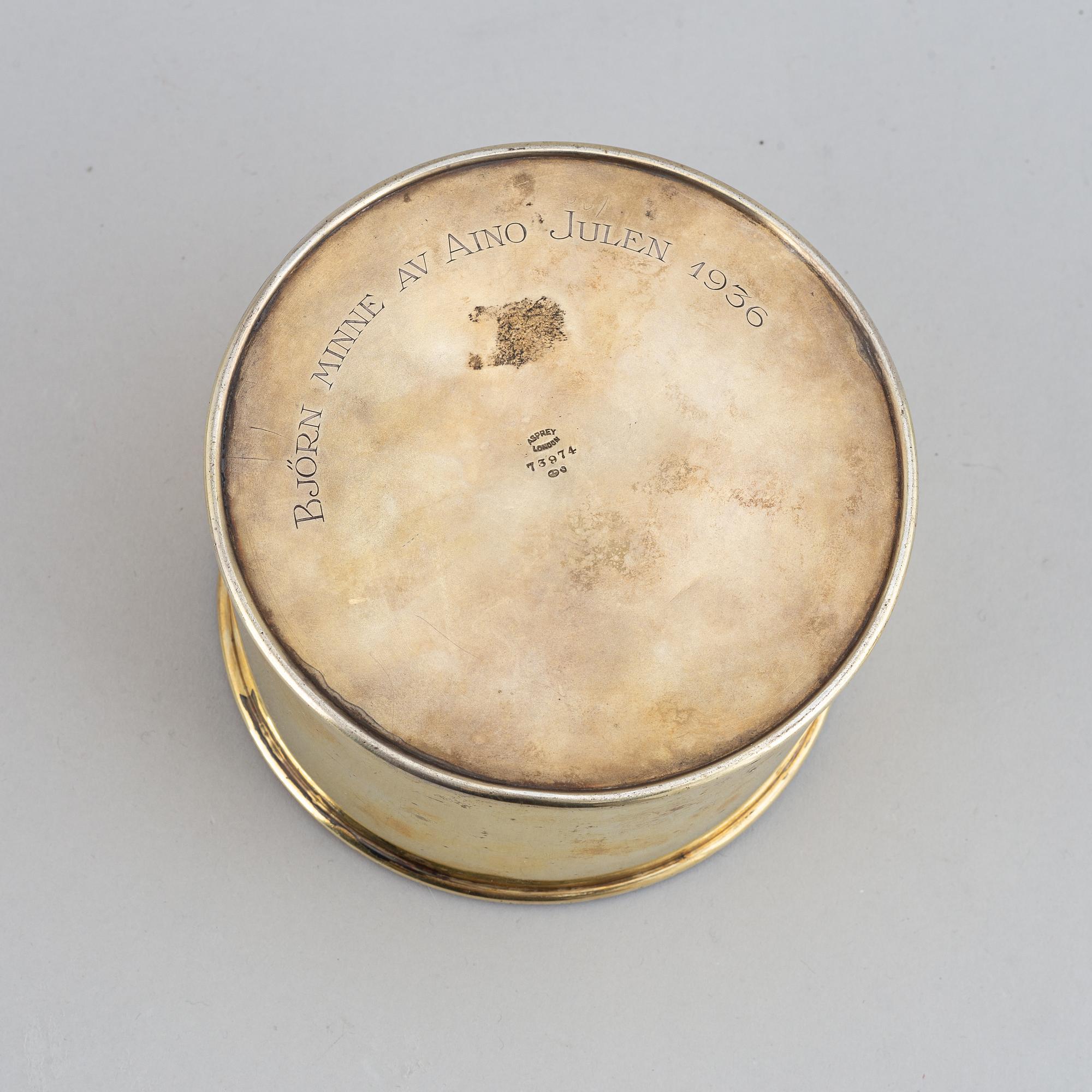 Asprey & Co Ltd, a gilt silver box, London 1917 and with swedish import marks.