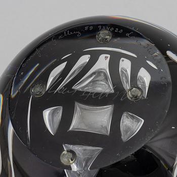 Lars Hellsten, vas, glas, "Kungen", signerad, Orrefors, 1988.