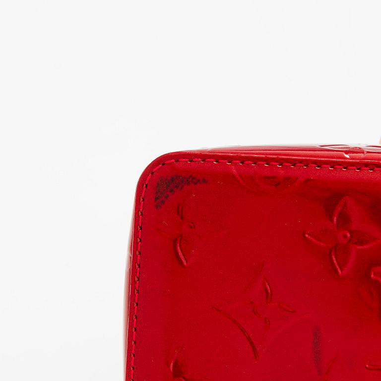 Louis Vuitton, korurasia.