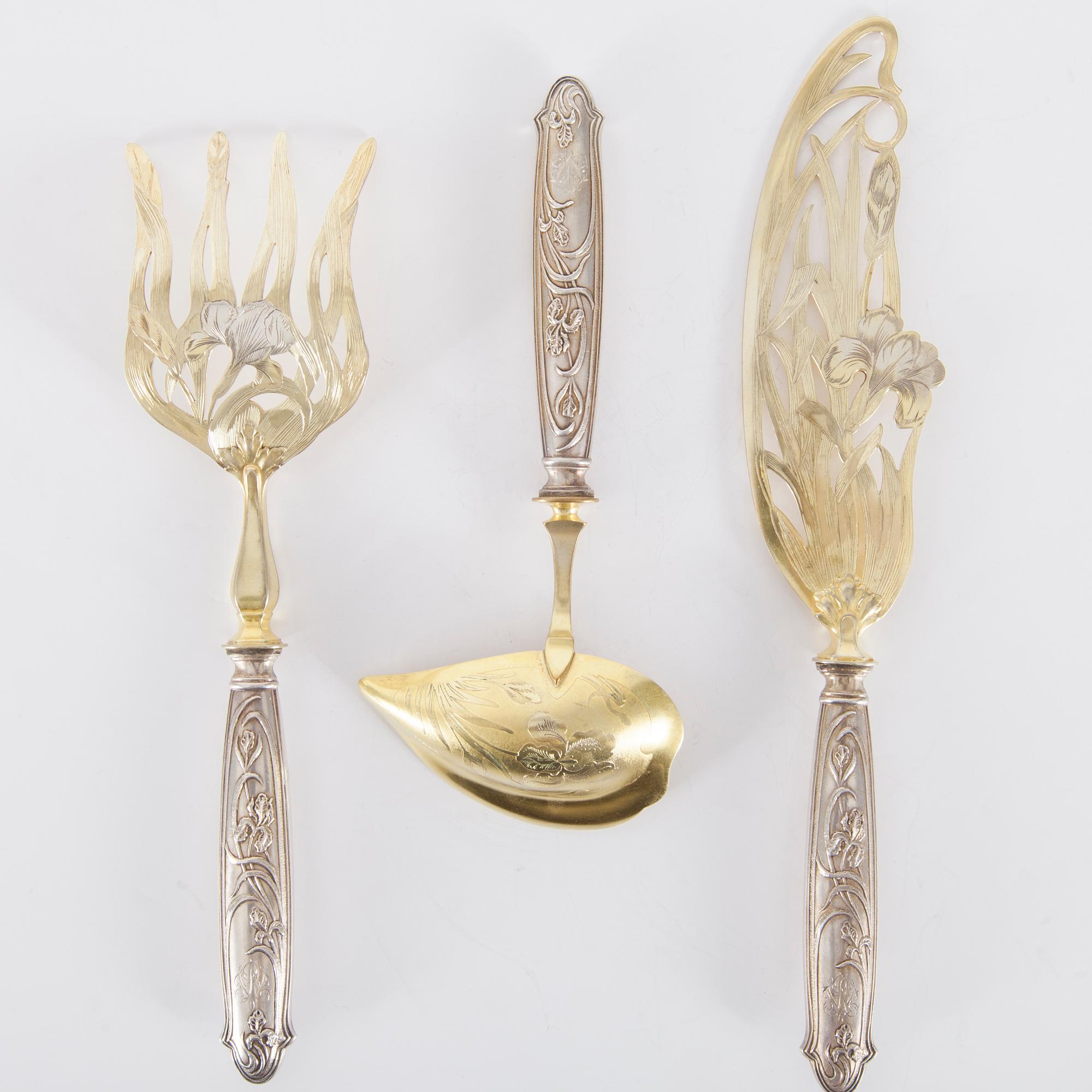 SERVERINGSBESTICK, 3 delar, silver och delvis förgyllda, Frankrike ca 1900.