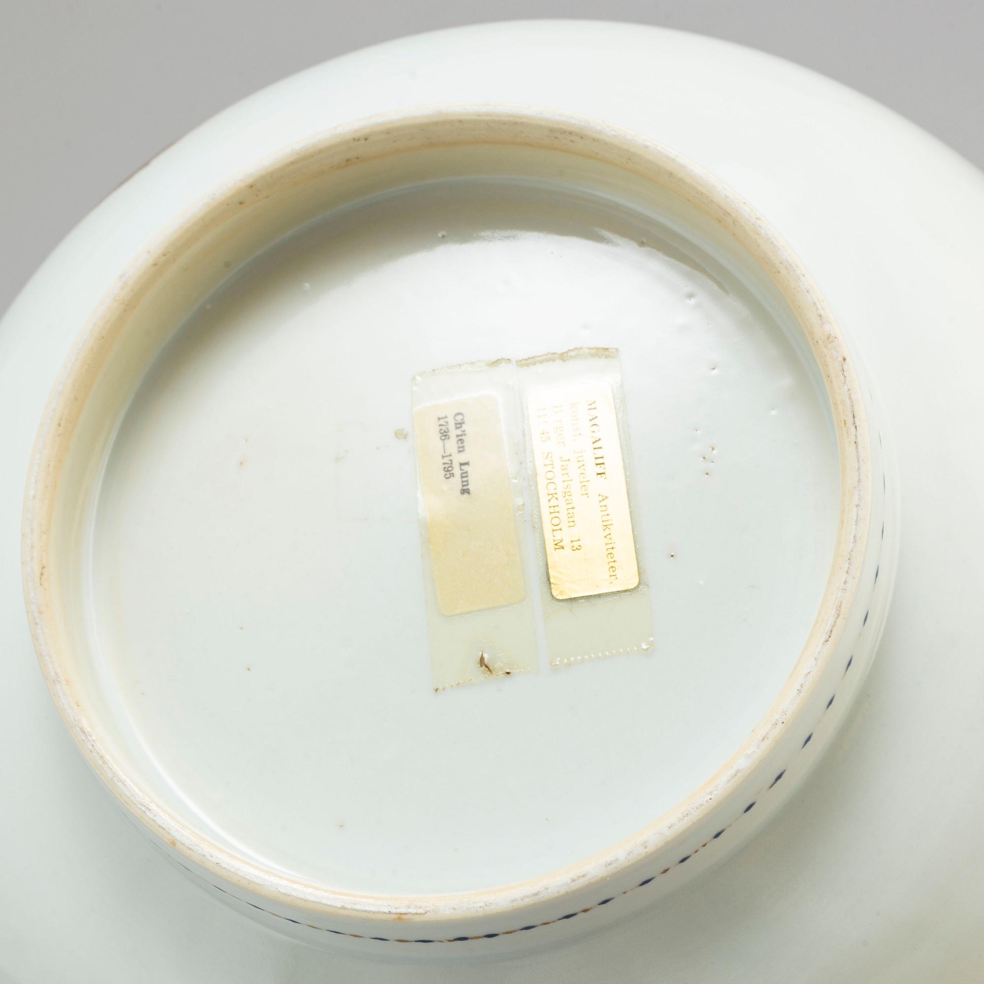 A famille rose export porcelain punch bowl, Qing dynasty, Qianlong (1736-95).