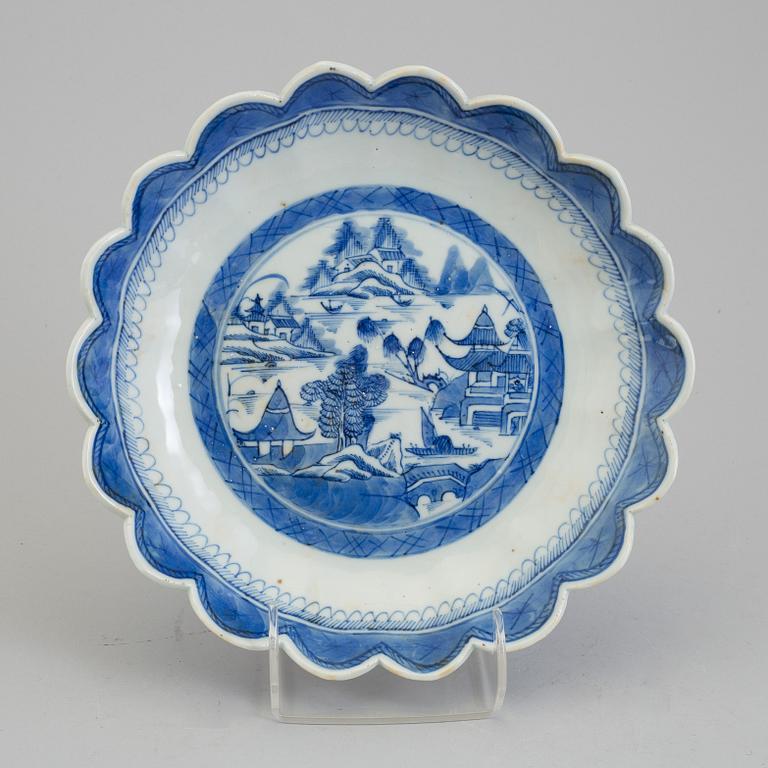 SKÅL, kompaniporslin. Qingdynastin, Jiaqing (1796-1820).