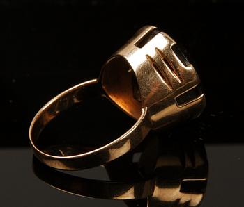 RING, 14 K guld samt röktopas, HJR, Åbo, Finland, 1964.