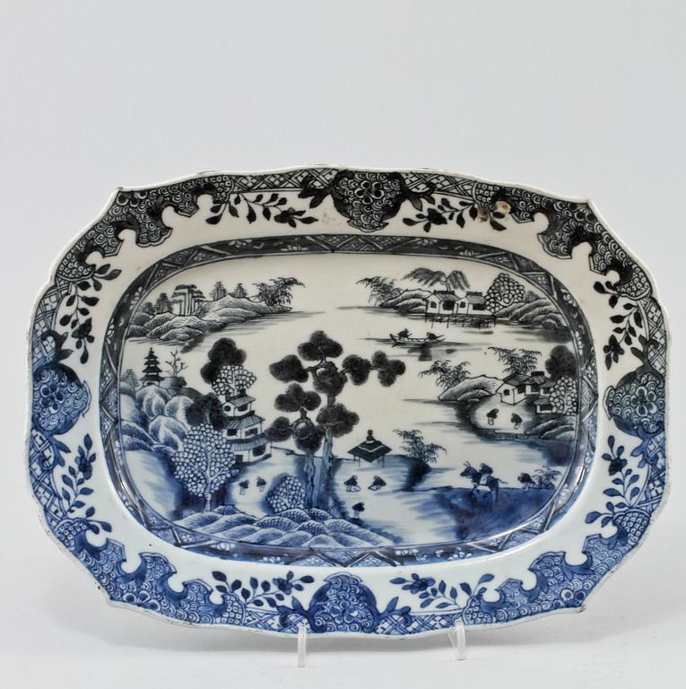 Fat, porslin, Kina, 1700-talets andra hälft.