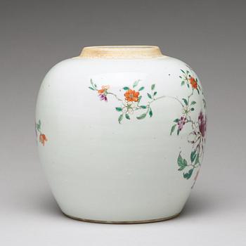 A famille rose jar, Qing dynasty, Qianlong (1736-95).