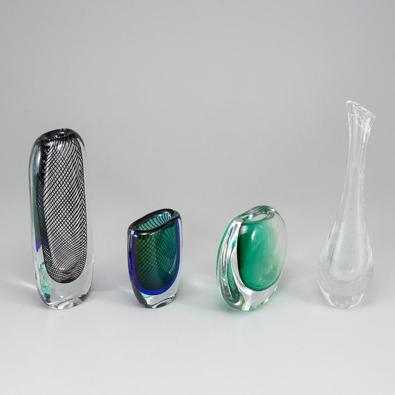 VICKE LINDSTRAND, vases, a mixed lot of four 20th century  glass vases, Kosta Boda.