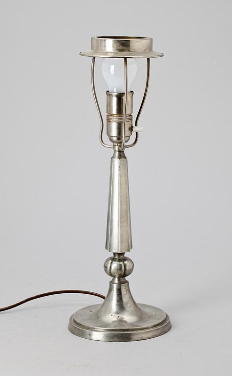 BORDSLAMPA, tenn, design Edvin Ollers, 1900-talets första hälft.