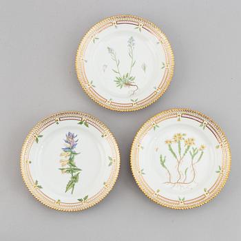 A set of three Royal Copenhagen "Flora Danica" dishes, Denmark, 20th Century.