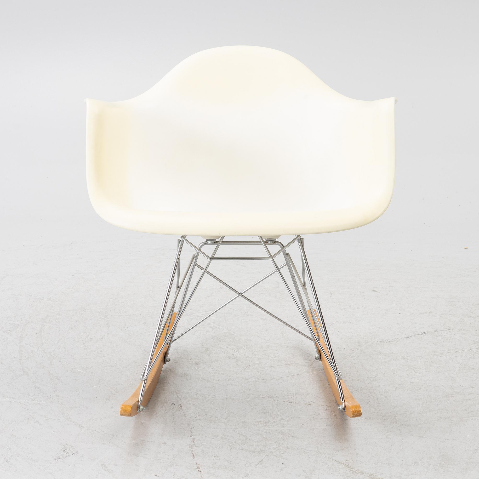 Charles & Ray Eames, Rocking chair, 'Plastic Armchair RAR, Vitra.