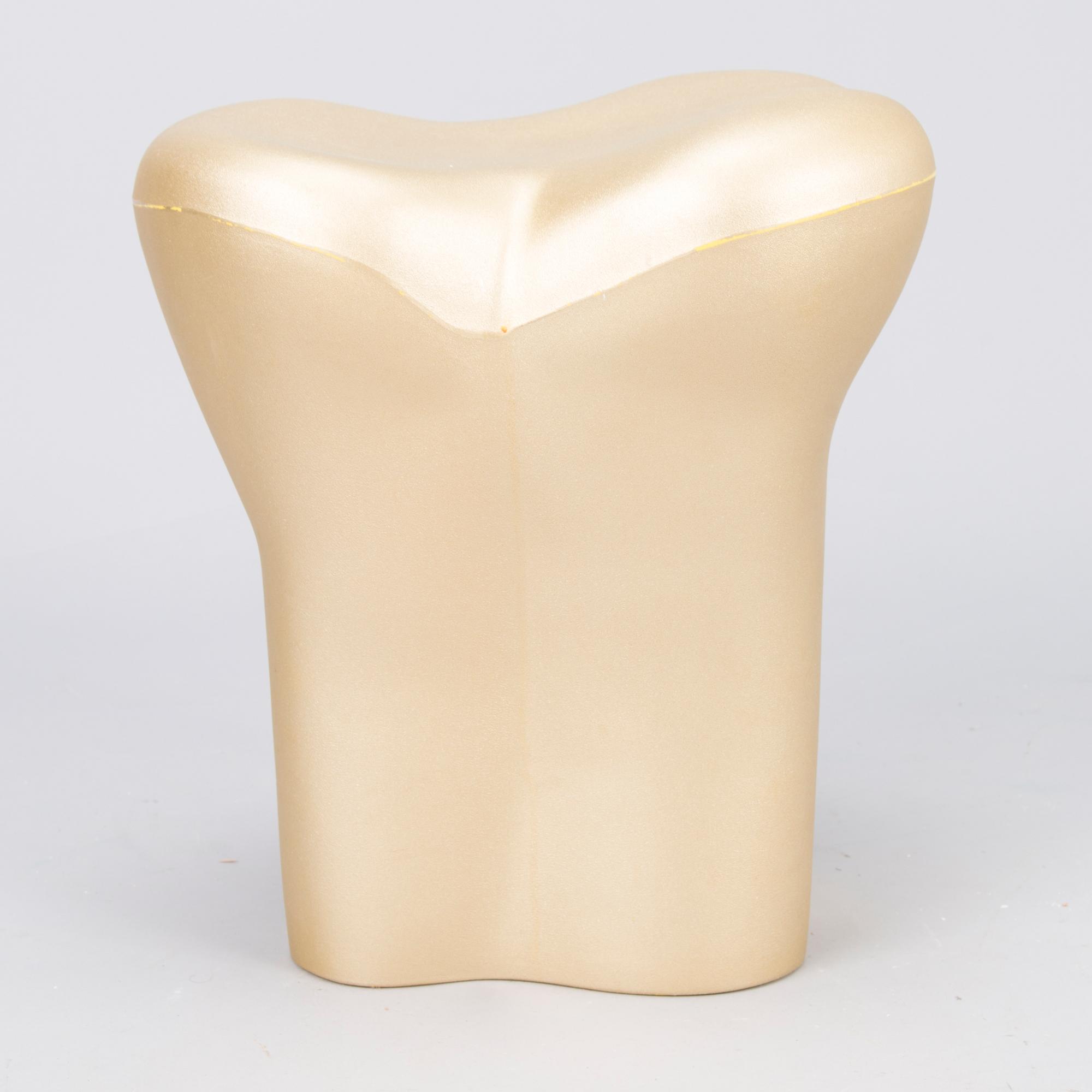 RAHI, "The Tooth Stool", design Philippe Starck, muovia.