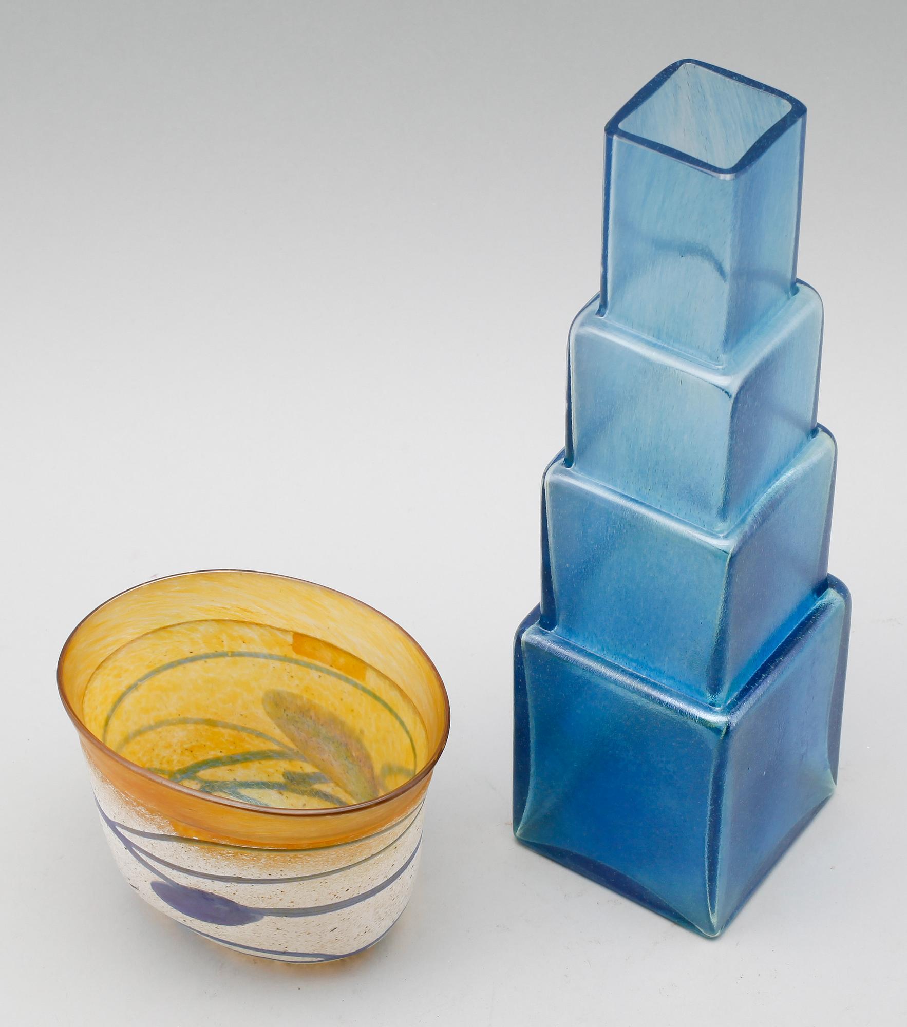 VASER, 2 st, glas, Bertl Vallien, Boda.