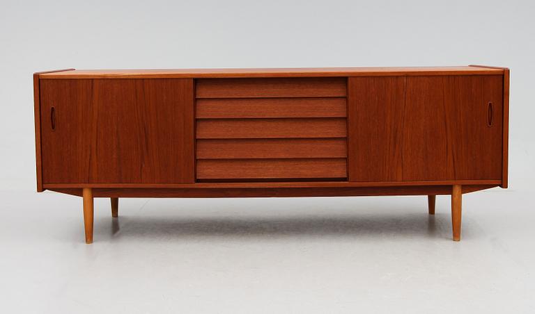 SIDEBOARD, "Trio", Nils Jonsson, Troeds, 1900-talets andra hälft.