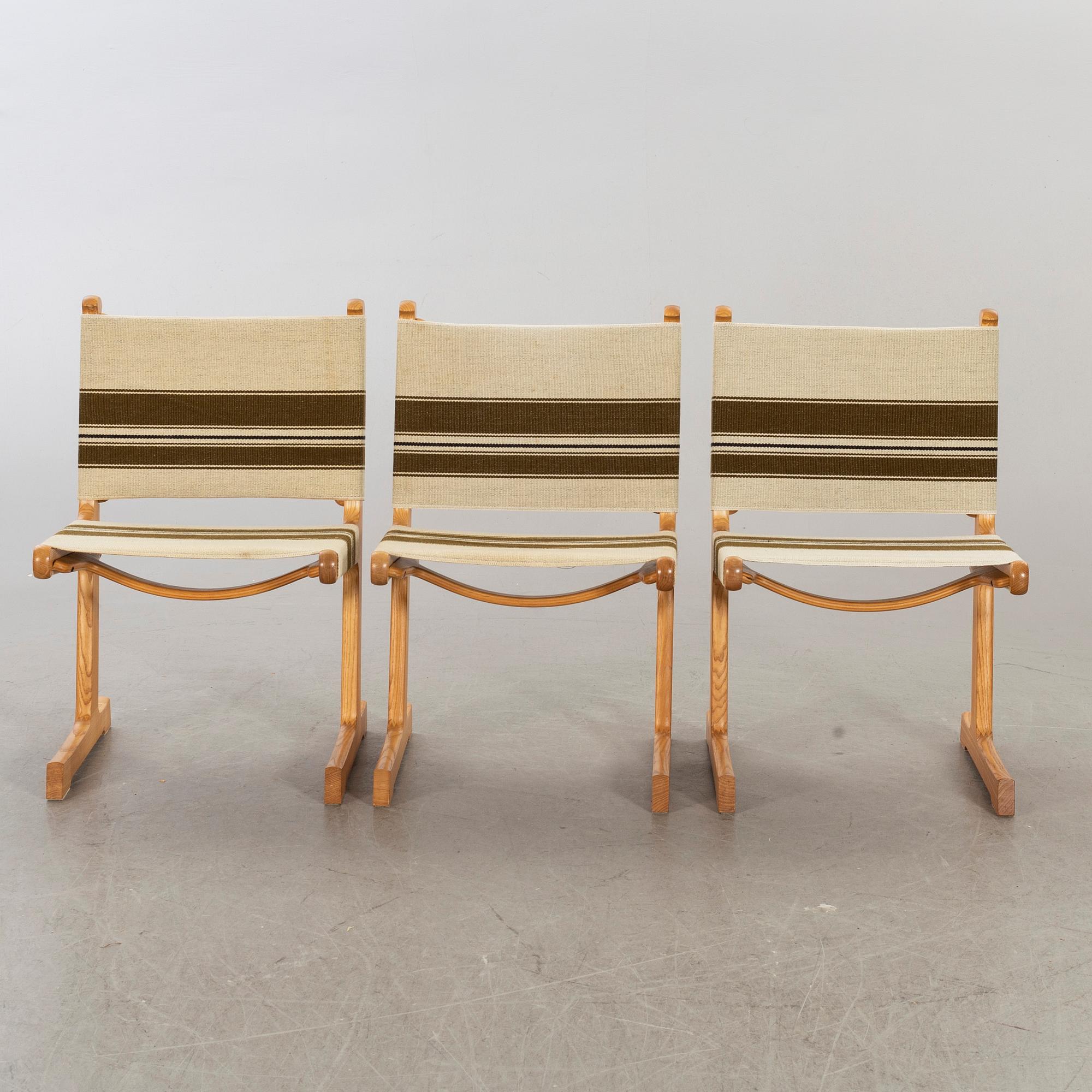A late 20th century “Spisestue 594”, Ditte & Adrian Heath, France & Son dining table with 6 chairs.