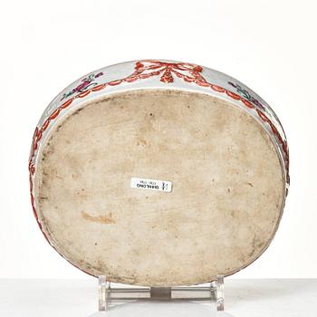 Pastejform med lock och fat, kompaniporslin. Qingdynastin, Jiaqing (1796-1820).