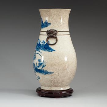 A large blue and white vase, late Qing dynasty, circa 1900.