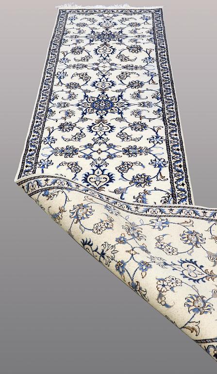 A RUNNER, Nain part silk, ca 385 x 80 cm.