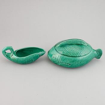 Two pieces faiance fish service by Sarreguemines, France.