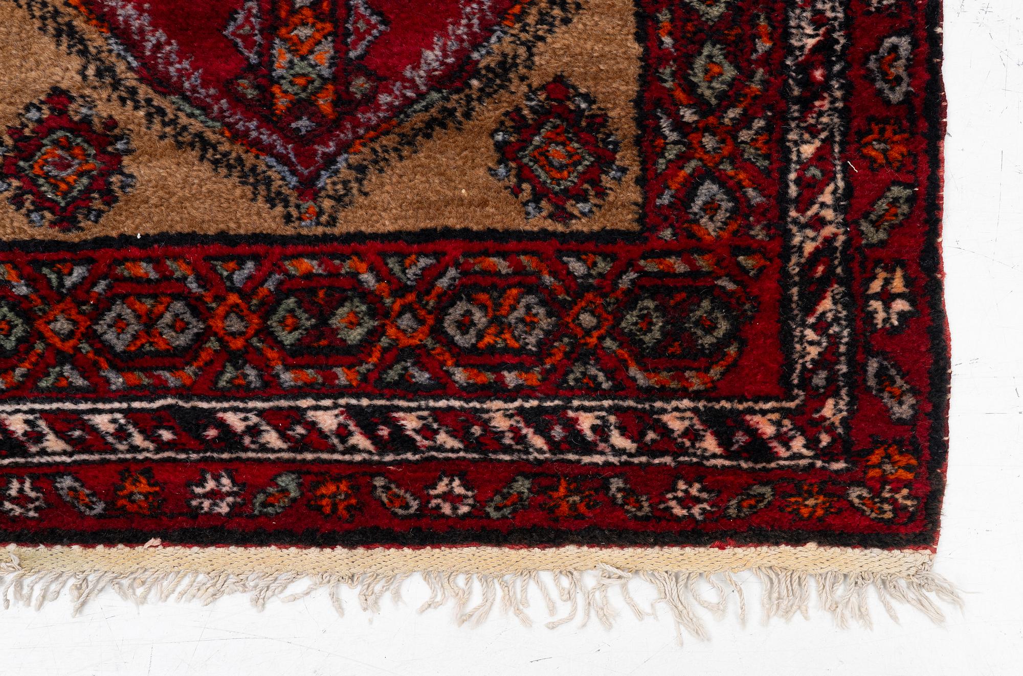 Gallerimatta, nordvästpersisk, ca 326 x 100 cm.